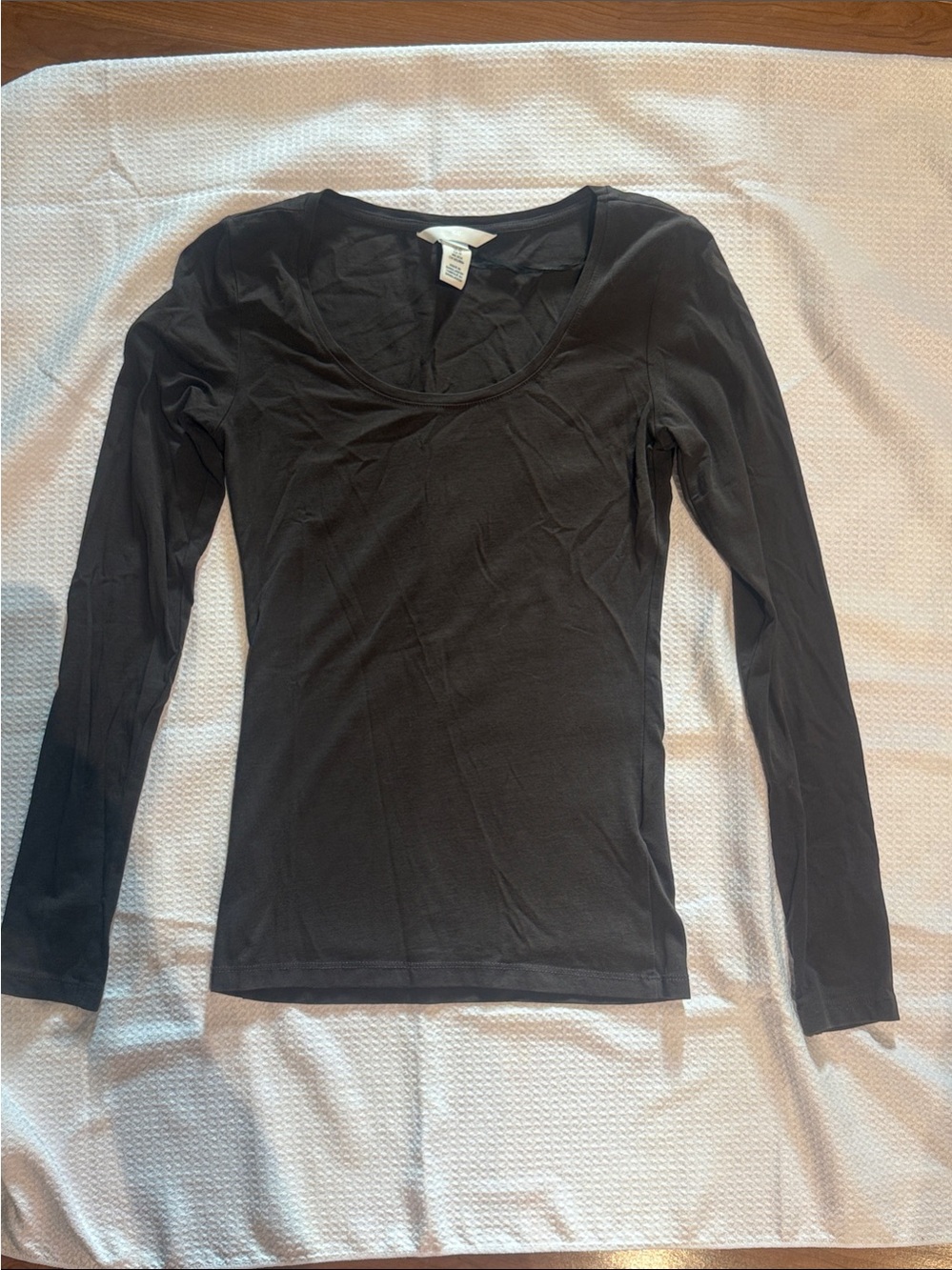 H&M Black Long Sleeve Scoop-Neck Fitted Top